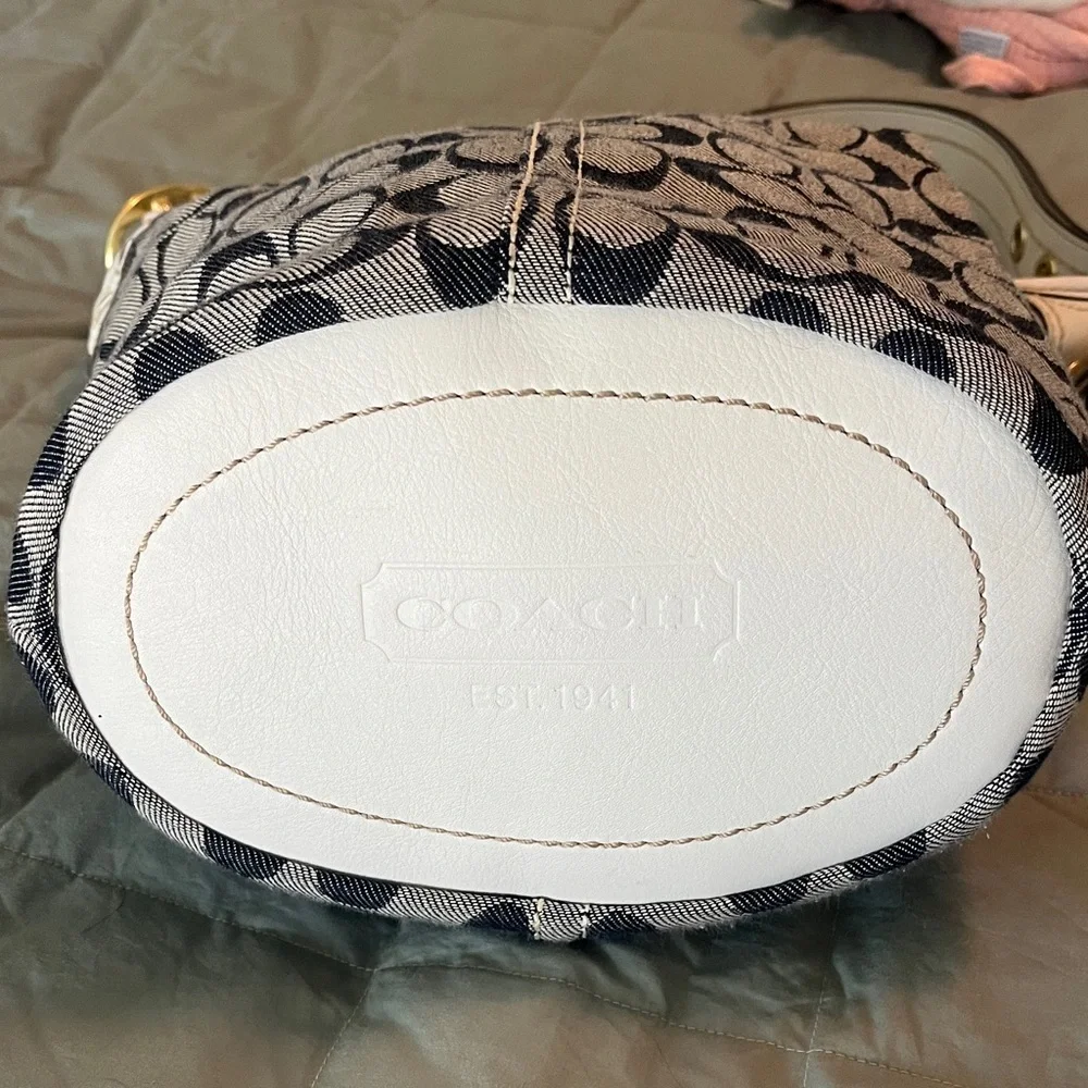 Coach Bleeker trim denim bucket bag - Picture 2 of 11